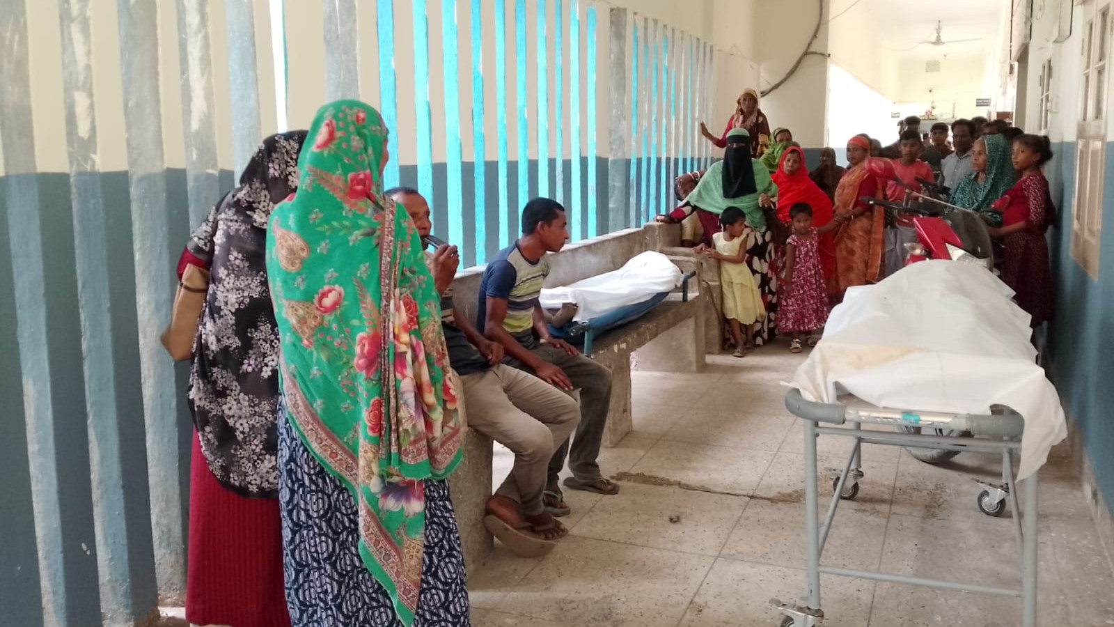 নীলফামারীতে বিদ্যুৎস্পৃষ্ট হয়ে দুই শ্রমিকের মৃত্যু